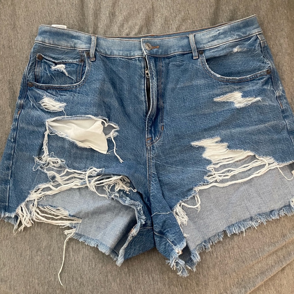 American Eagle Distressed Boyfriend Shorts